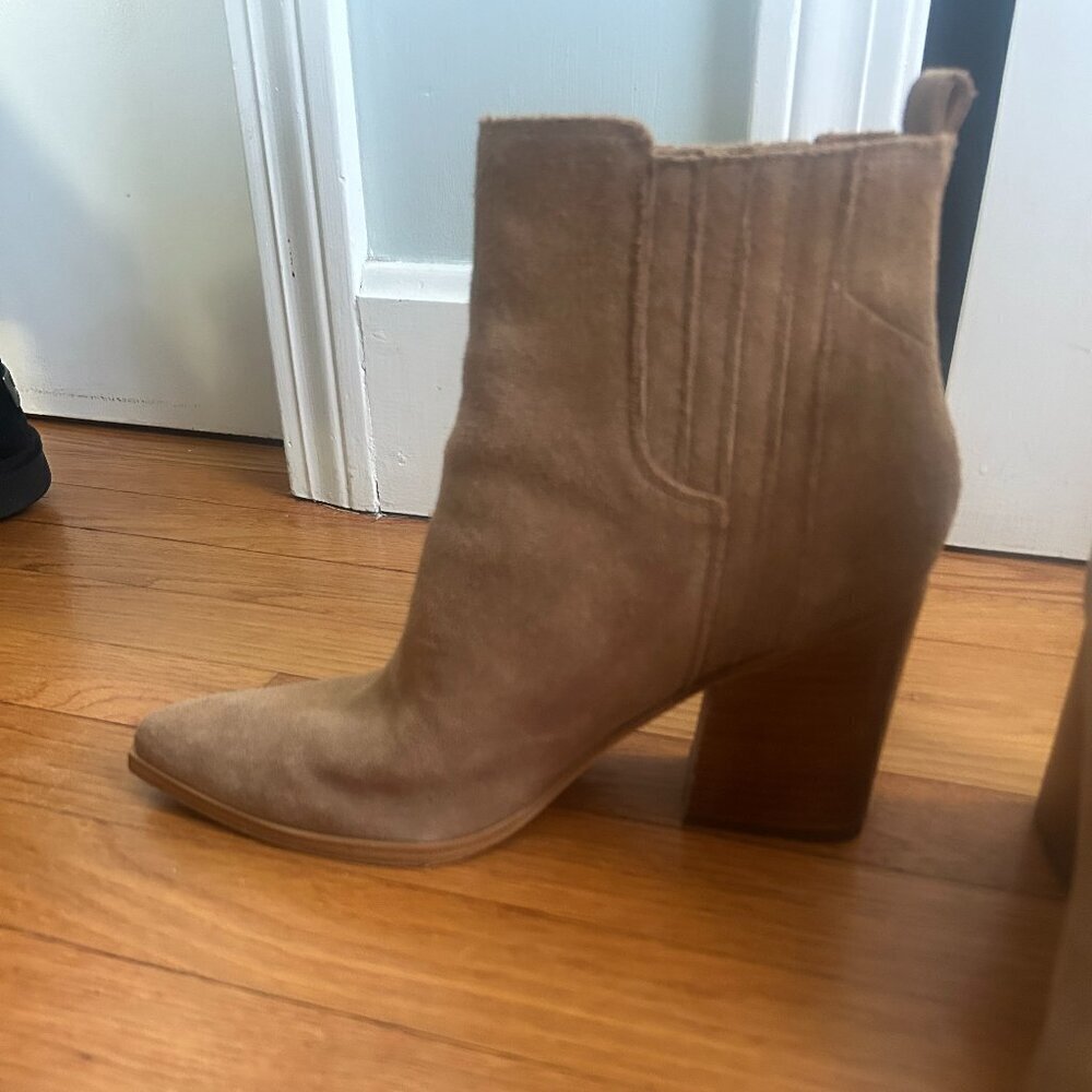 Marc Fisher Suede Pointed-Toe Block Heel Booties – Tan – Size 11 - Picture 5 of 9
